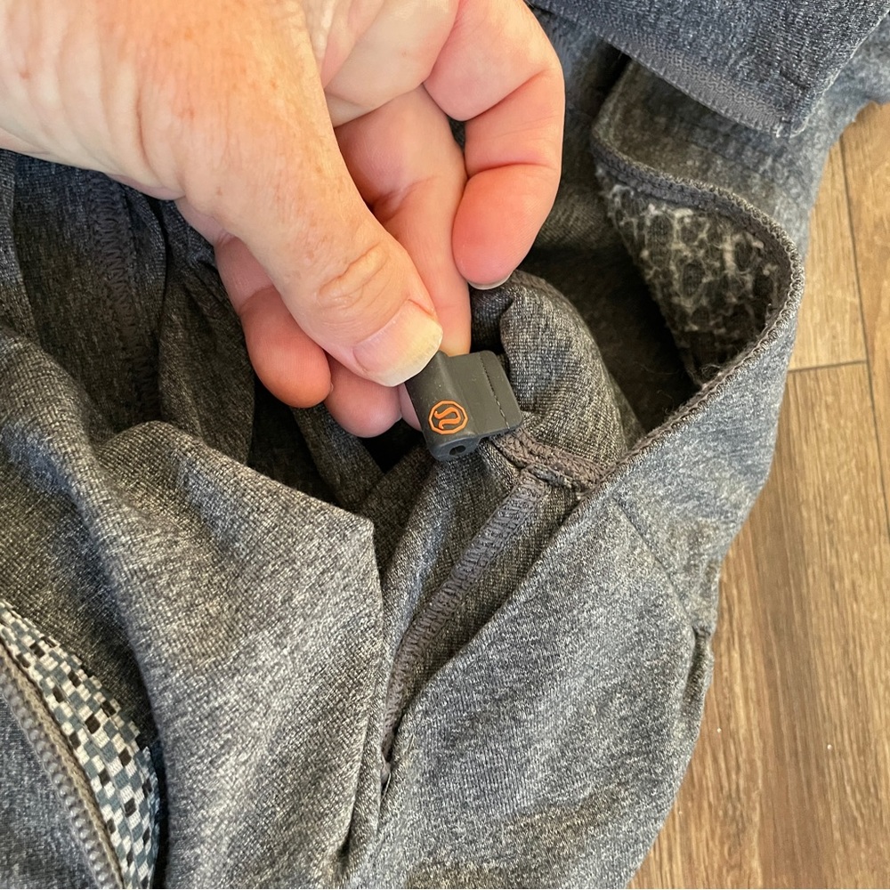 Lululemon Lightweight Gray Jacket - image 6
